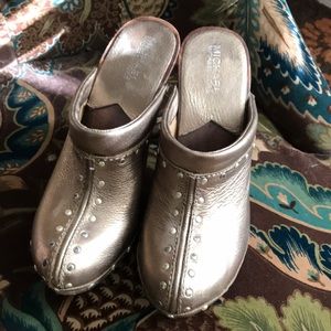 Michael kors clogs sz 7 4” heel